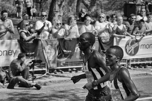 开云体育手机版-非洲锦标赛中，南非队奋勇拼搏，冲击历史第一高光，南非洲杯小组赛