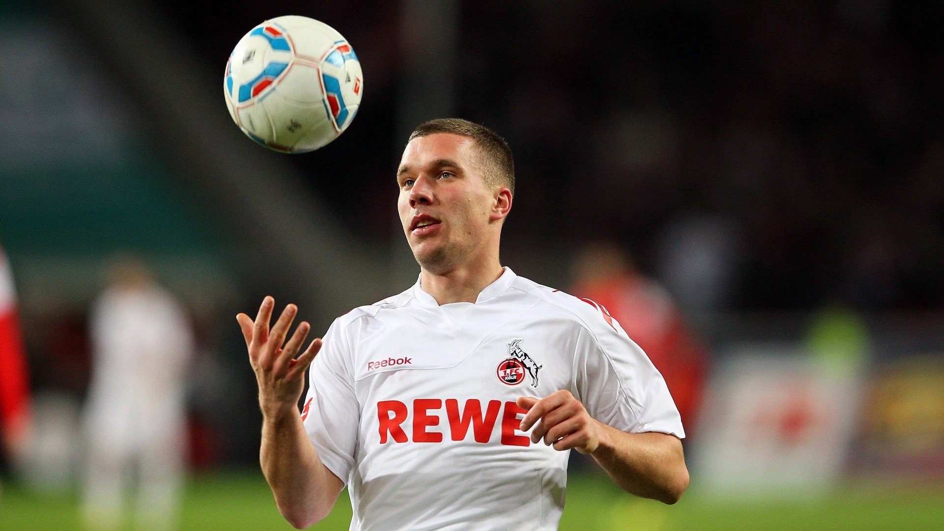 “青训基地建设提速，拓展更广泛的青少年培训网络”，青训学校